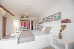 5 bedrooms, travel cot, WiFi - Unique villa with sea views in Ibiza. (Sant Josep de Sa Talaia)