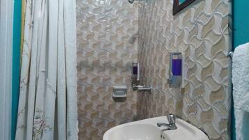 Villa | Bathroom | Shower, towels