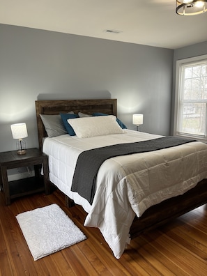 3 soverom, skrivebord, strykejern/-brett og wi-fi (inkludert)