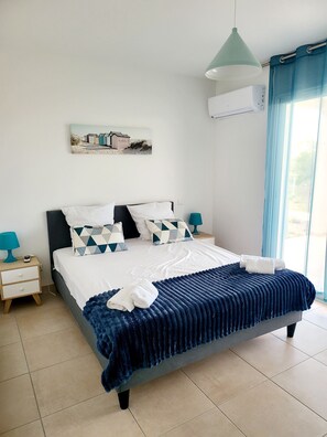 3 bedrooms, travel cot, free WiFi, bed sheets