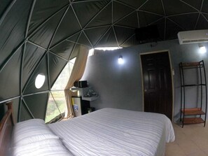 1 quarto, Wi-Fi de cortesia, roupa de cama