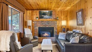 Télévision, cheminée