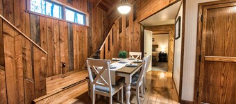 4 Bedroom Rustic and Secluded Cabin. Dogs Welcome!