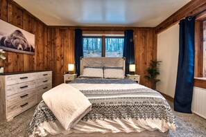 4 bedrooms, WiFi, bed sheets - 4 Bedroom Rustic and Secluded Cabin. Dogs Welcome! (Empire)