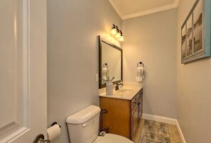 淋浴设施、毛巾、肥皂、洗发水