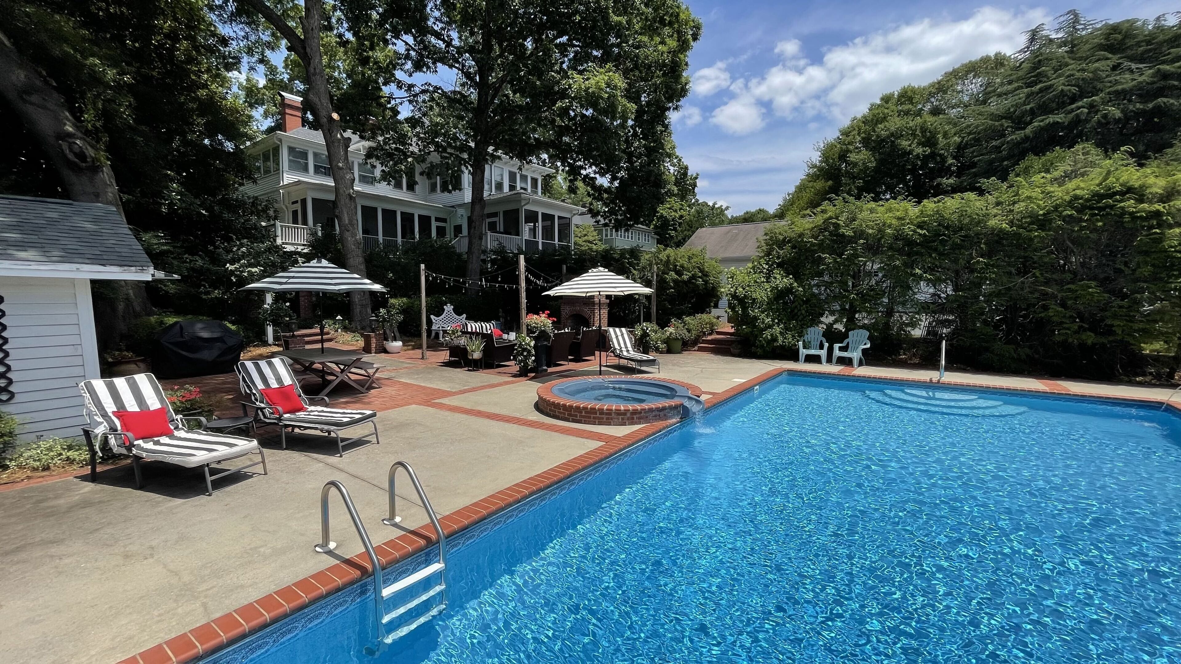 حمّام سباحة خارجي