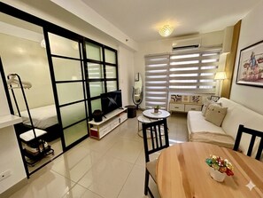 1 bedroom, in-room safe, desk, iron/ironing board
