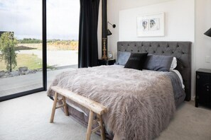 4 bedrooms, free WiFi, bed sheets