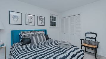 2 bedrooms, desk, iron/ironing board, travel crib