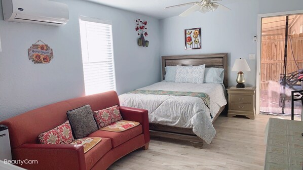 1 bedroom, bed sheets