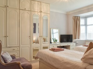 4 bedrooms, free WiFi, bed sheets