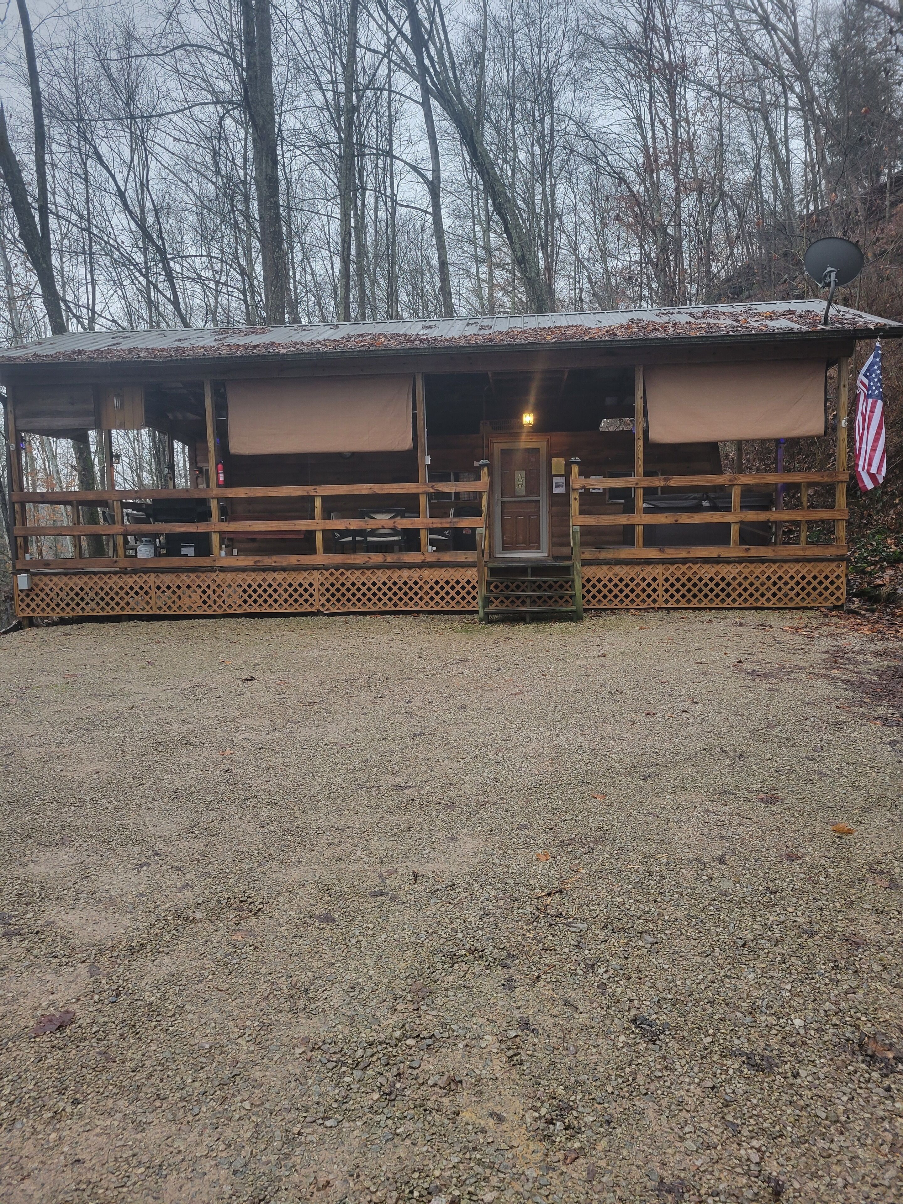 Golden Oak Cabin in Hocking Hills 5 Miles from State Parks