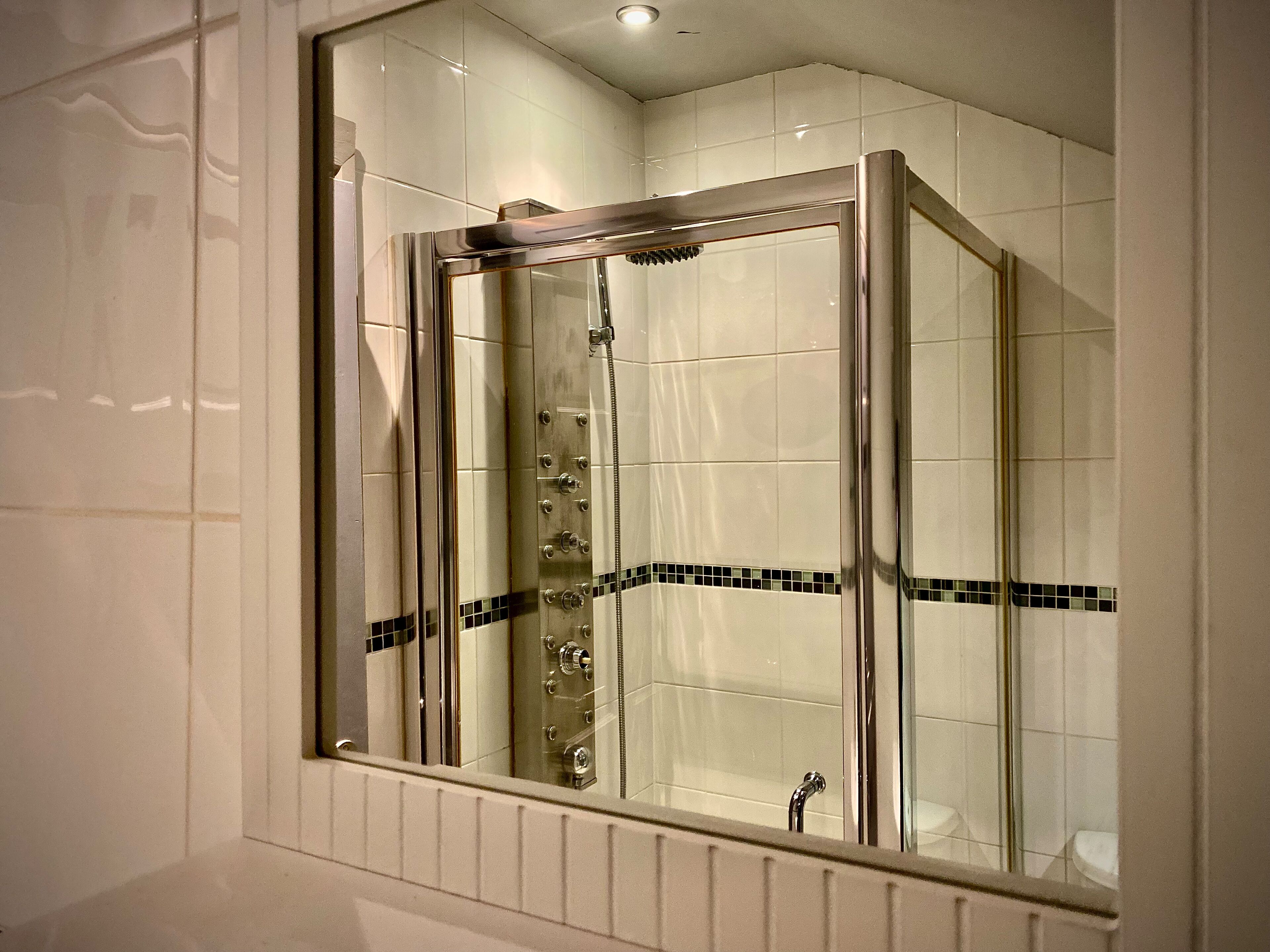 House | Bathroom | Separate bathtub and shower, deep-soaking bathtub, hair dryer, towels