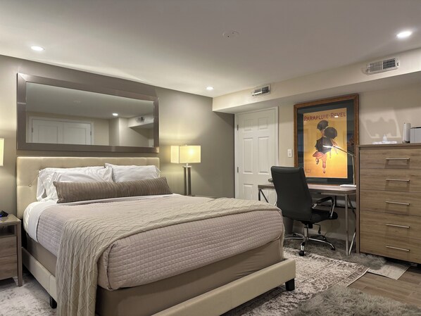 2 bedrooms, in-room safe, desk, iron/ironing board