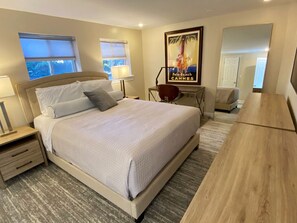 2 bedrooms, in-room safe, desk, iron/ironing board