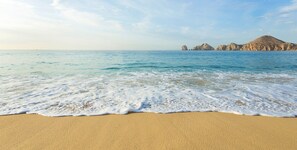 Camastros y toallas de playa