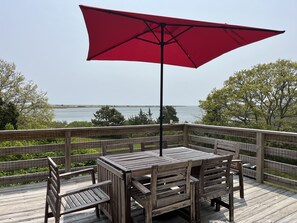 Outdoor dining - Chappy cottage with private beach (Edgartown)