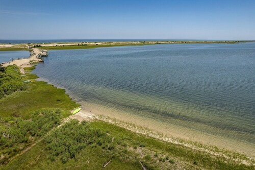 Chappy cottage with private beach
