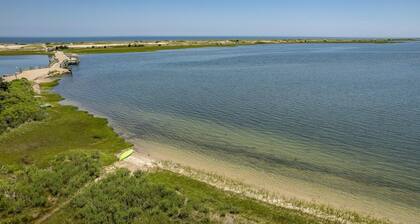 Chappy cottage with private beach
