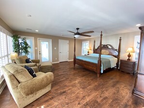 4 makuuhuonetta, ilmainen Wi-Fi, vuodevaatteet