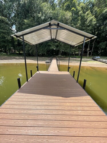 New finished lower level. Peaceful 5-bedroom lake front cabin easy walk to lake.