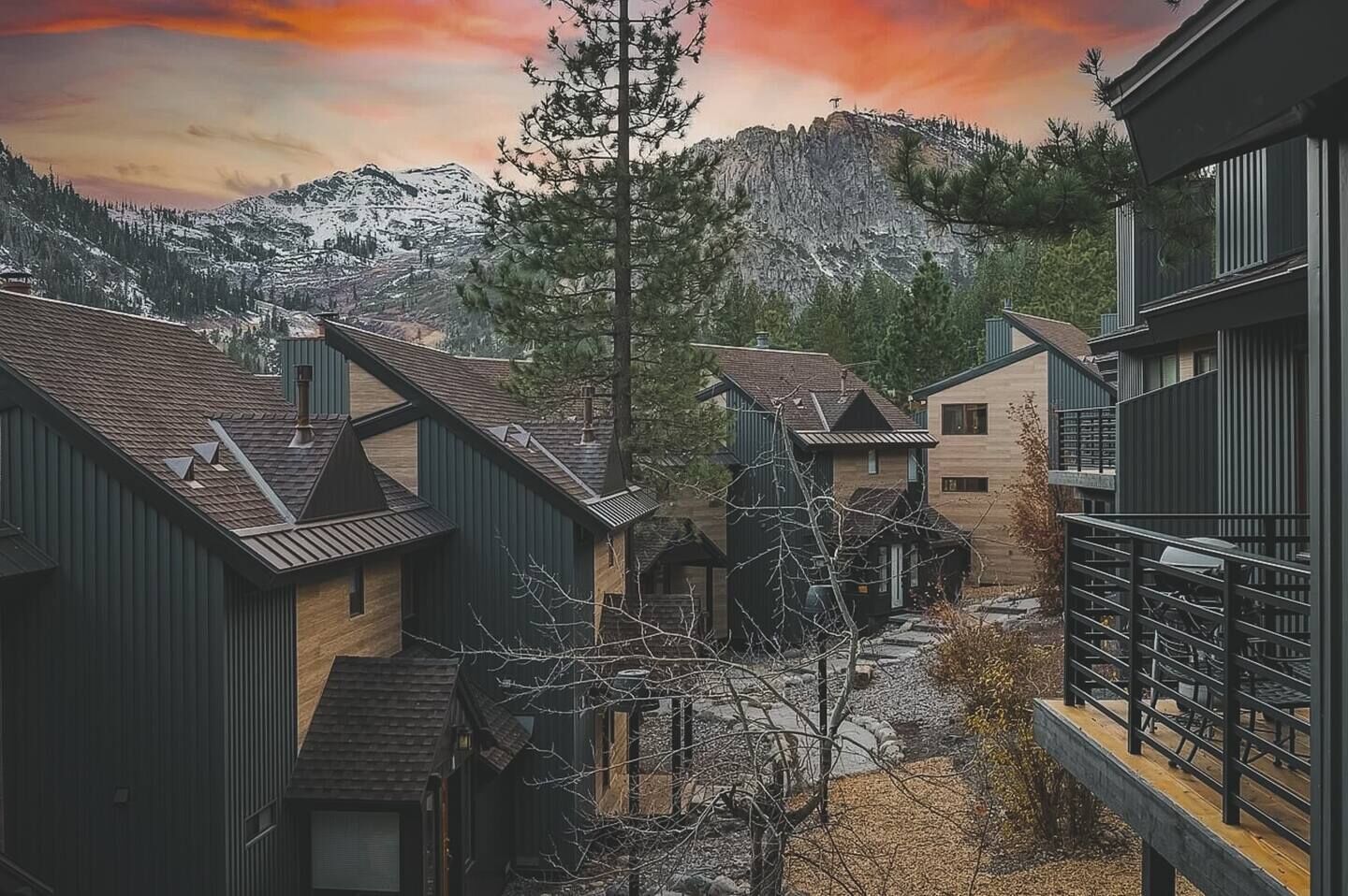 Mountainside 2-bed retreat; walk to slopes or hike