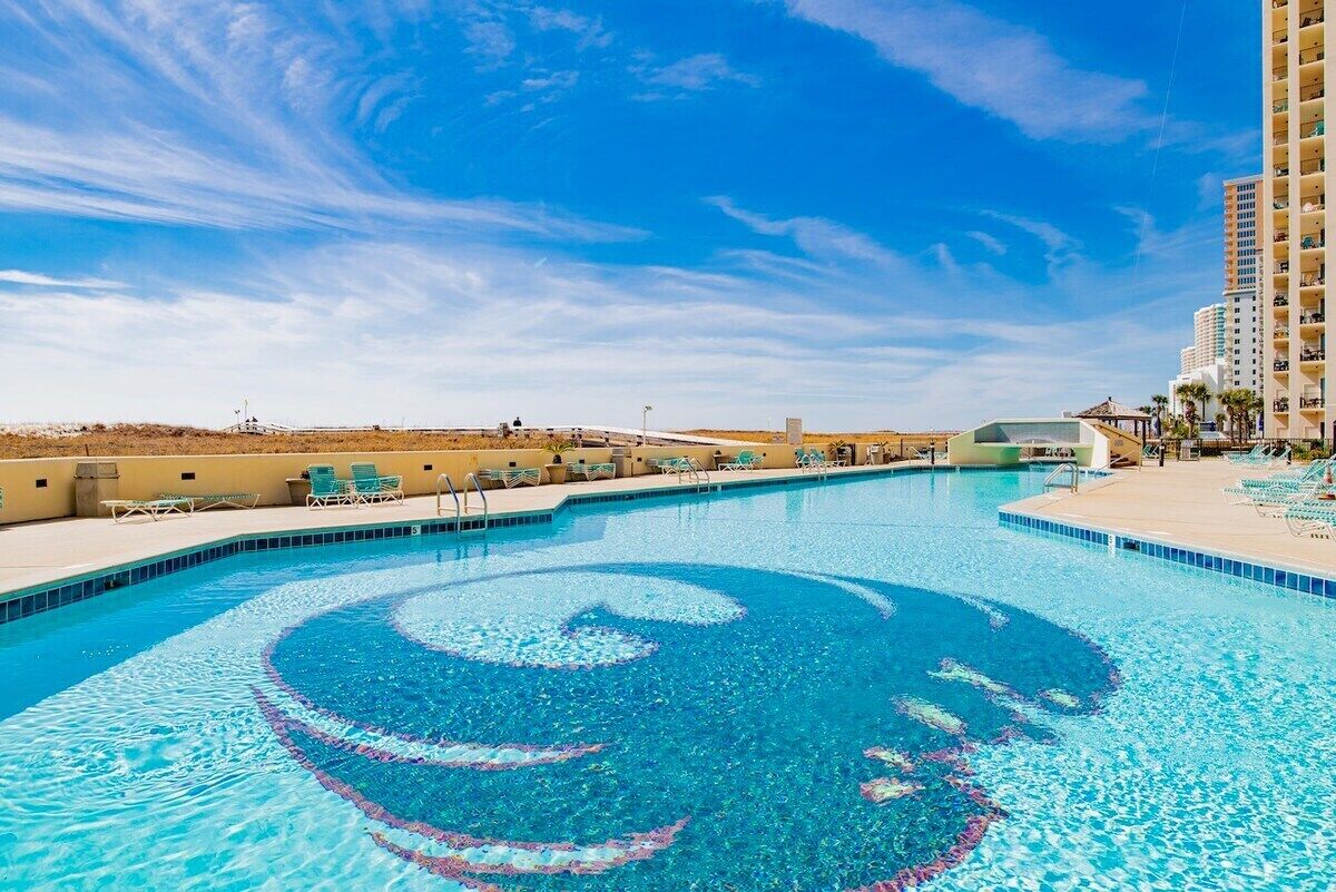Una piscina techada, una piscina climatizada