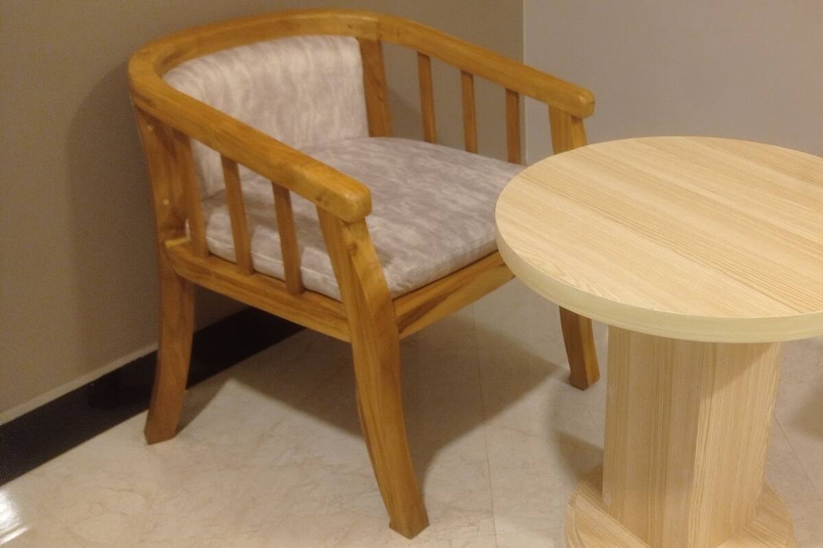 In-room safe, desk, laptop workspace, soundproofing