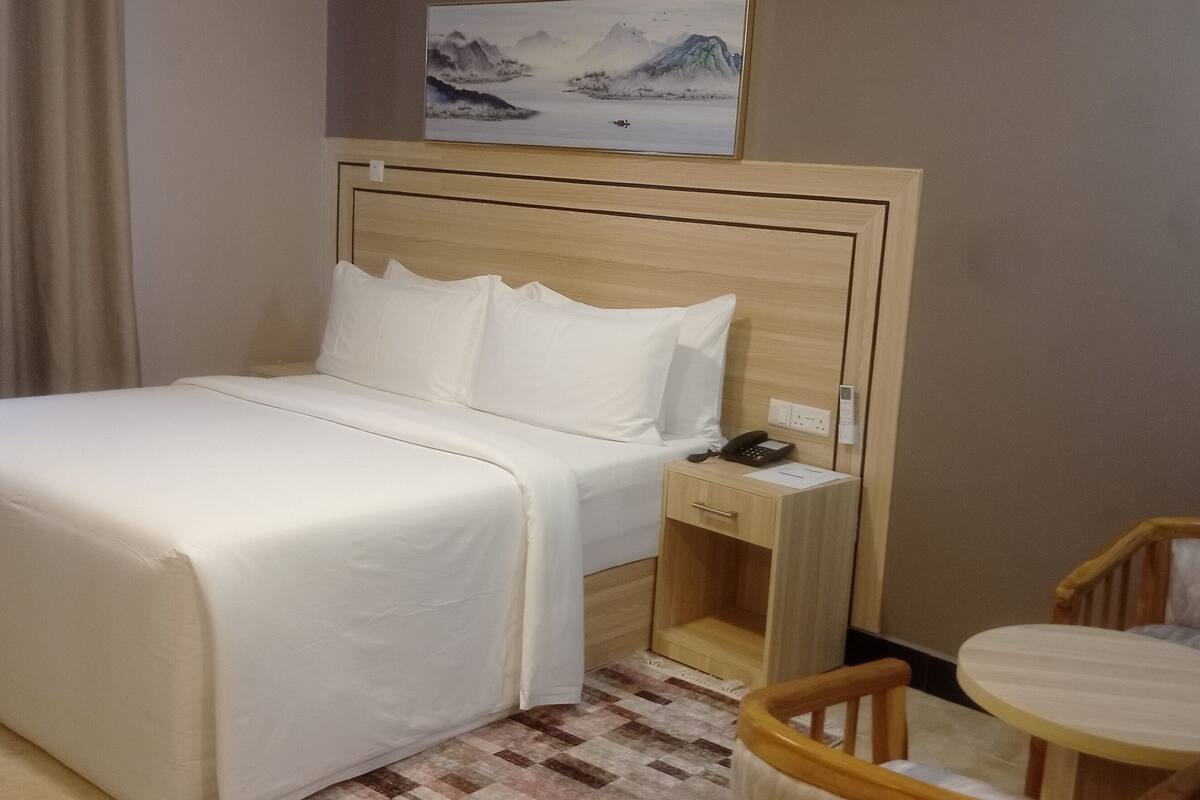 In-room safe, desk, laptop workspace, soundproofing