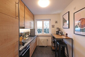 雪櫃、微波爐  、焗爐、爐具