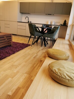 المنشأة من الداخل