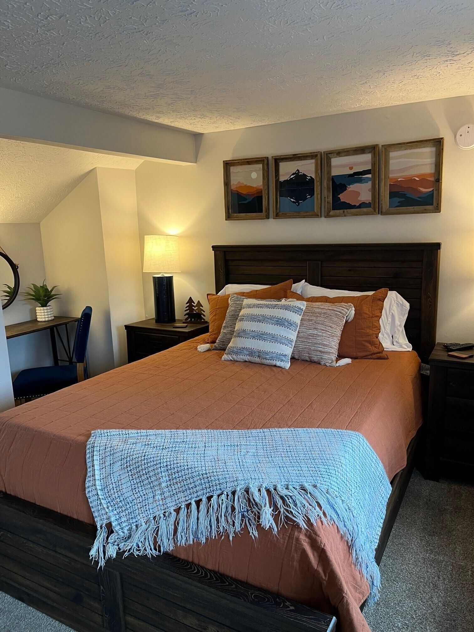 2 bedrooms, desk, iron/ironing board, free WiFi