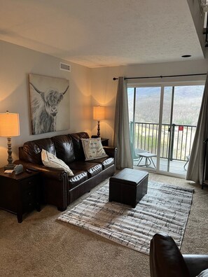 Een smart-tv en een open haard