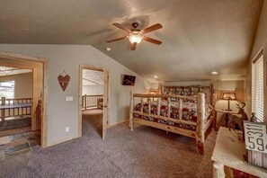 5 bedrooms, free WiFi, bed sheets