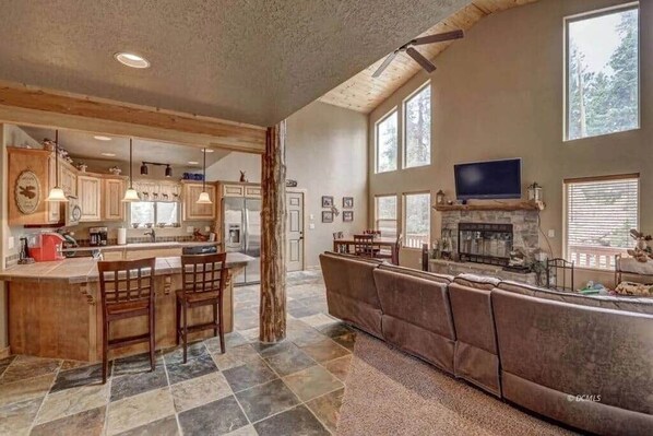 Interior - The Duck Creek Village Getaway (Duck Creek Village)