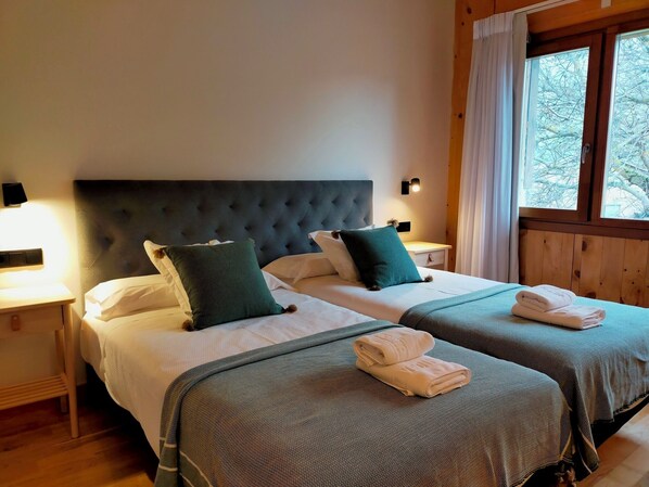 4 bedrooms, iron/ironing board, travel cot, free WiFi