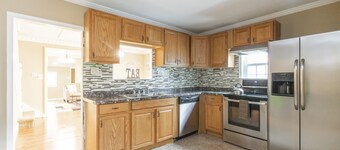 Live like a local in chic 3BR/2BA renovated home🏡