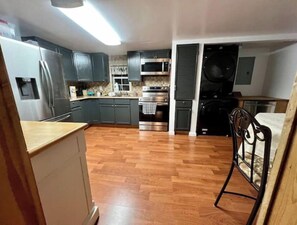 Private kitchen - Secluded Melrose Escape with Lake Access (Melrose)