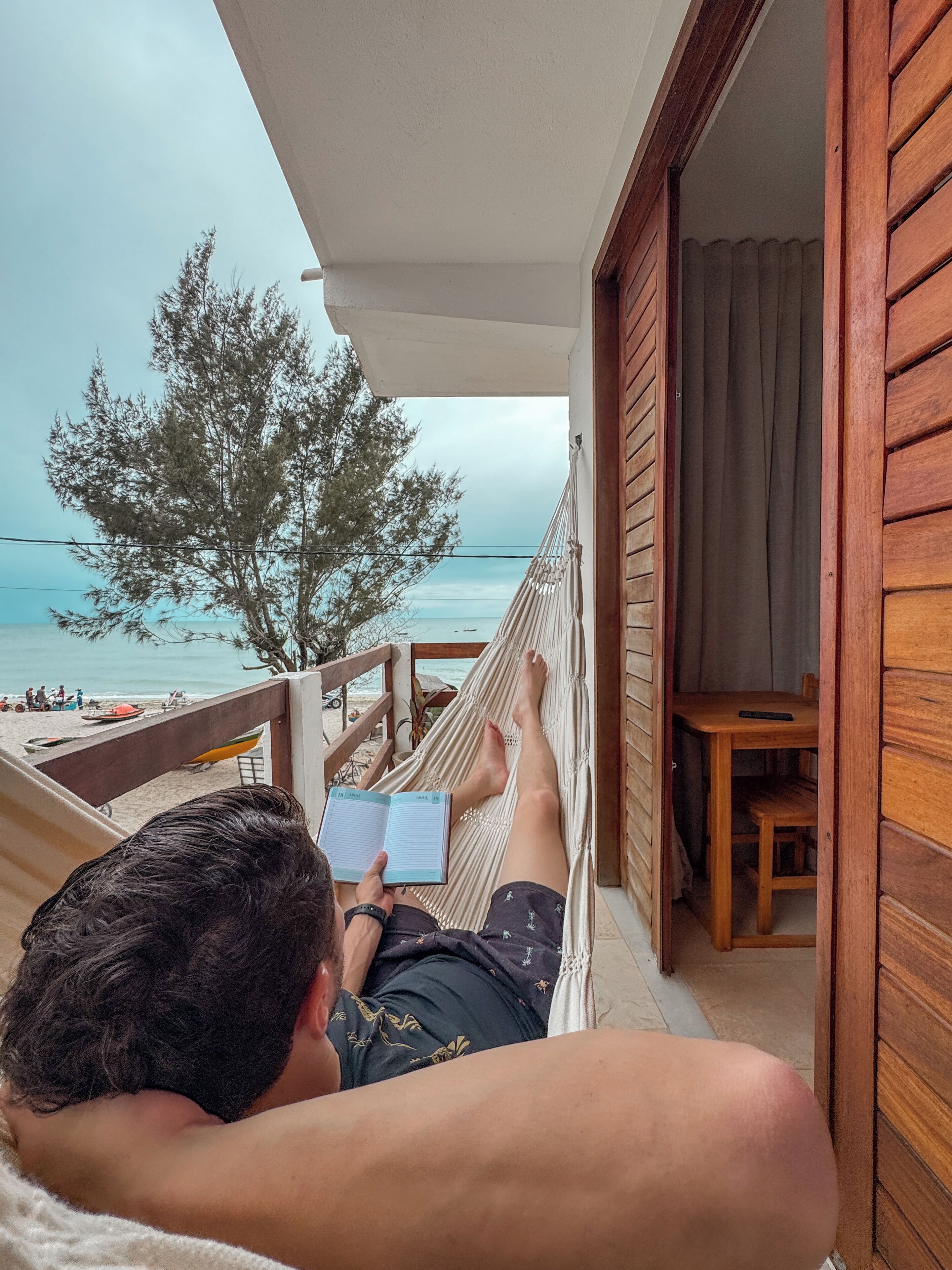 Quarto triplo superior, serviço de arrumação, vista para a praia | Vista para praia/oceano
