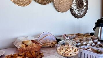 Free daily continental breakfast