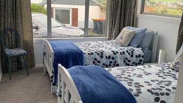 2 bedrooms, iron/ironing board, free WiFi, bed sheets