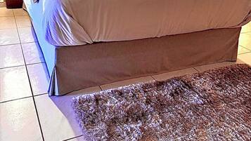 1 chambre, literie hypoallergénique, couette en duvet d'oie