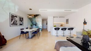 Dining - Elegant La Cala Escape: Relax in Style in this Luxury Townhouse (La Cala de Mijas)