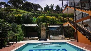 Piscina externa, piscina aquecida