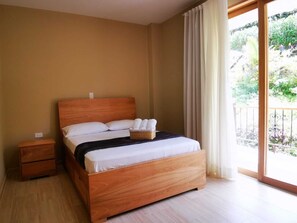 5 sovrum, skrivbord, strykjärn/strykbräda och gratis wi-fi