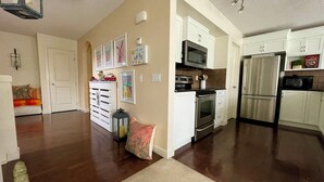 Private kitchen - Fully furnished elegant suburban house with desirable amenities and location. (Calgary)
