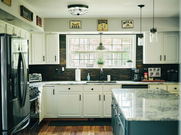 Fridge, microwave, oven, stovetop - Bear House Catskills: Private Pool, Pond & Hot Tub (Cairo)