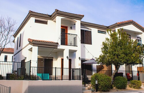 Cozy and Comfortable Desert Retreat close to your Phoenix fun