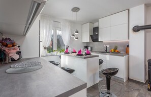 Fridge, microwave, oven, stovetop
