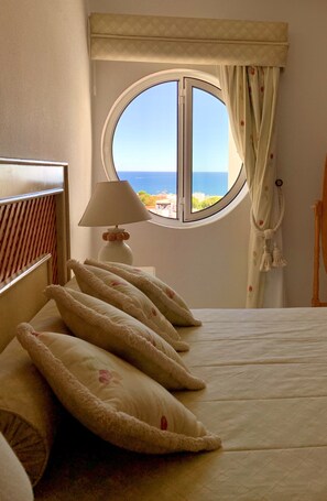 3 bedrooms, travel crib, WiFi, bed sheets - Gil Eanes Ocean View (Albufeira)